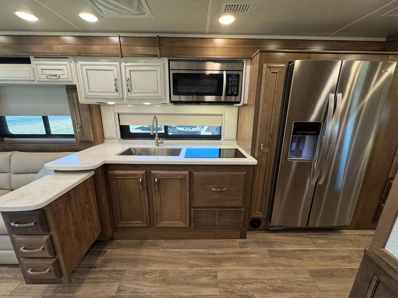 Entegra Coach Reatta  2022