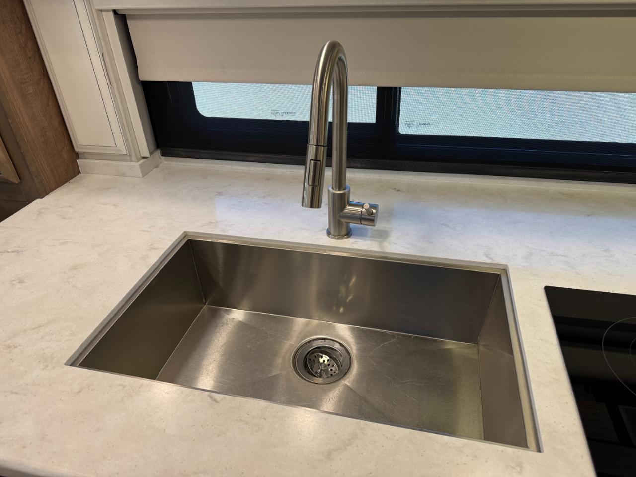 Entegra Coach Reatta  2022