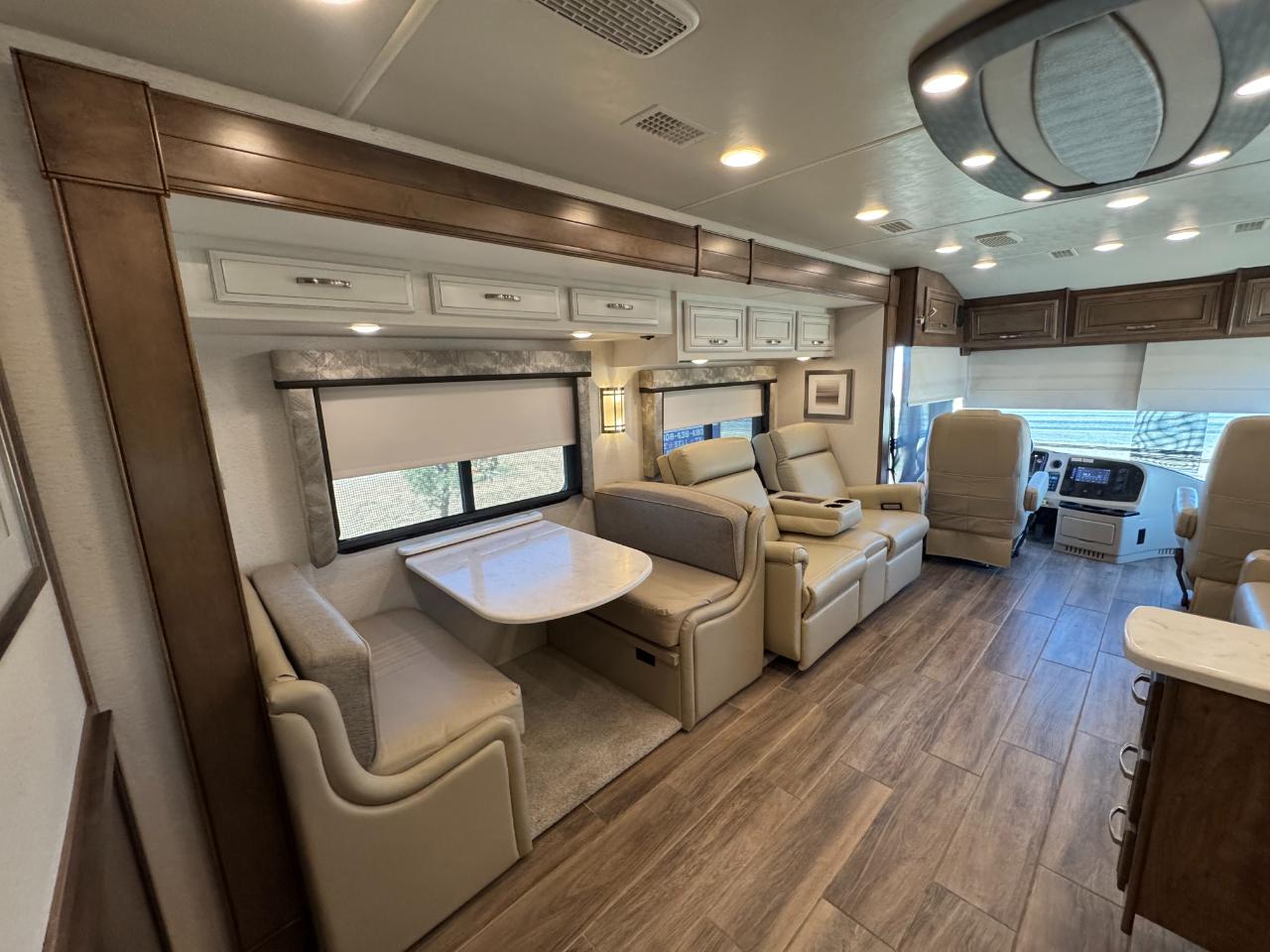 Entegra Coach Reatta  2022