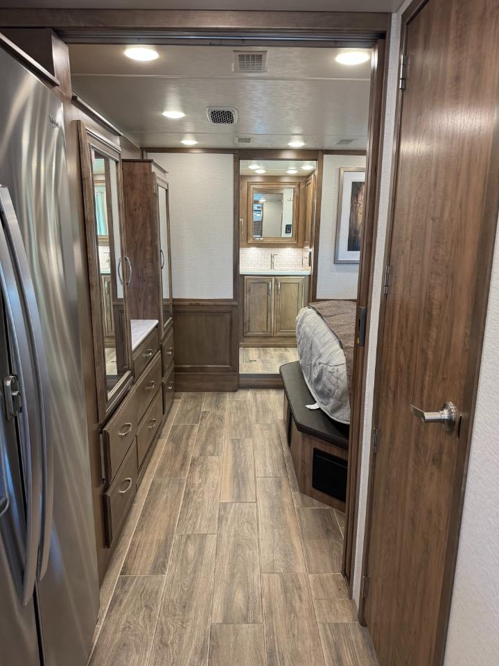 Entegra Coach Reatta  2022