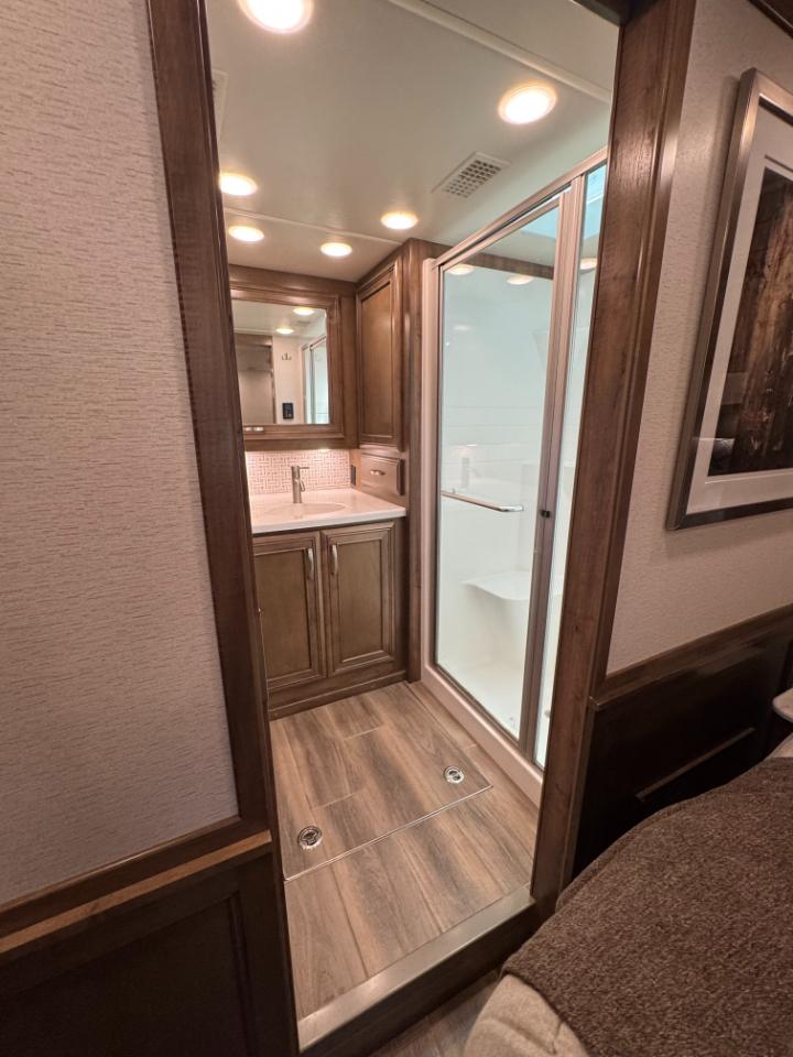 Entegra Coach Reatta  2022