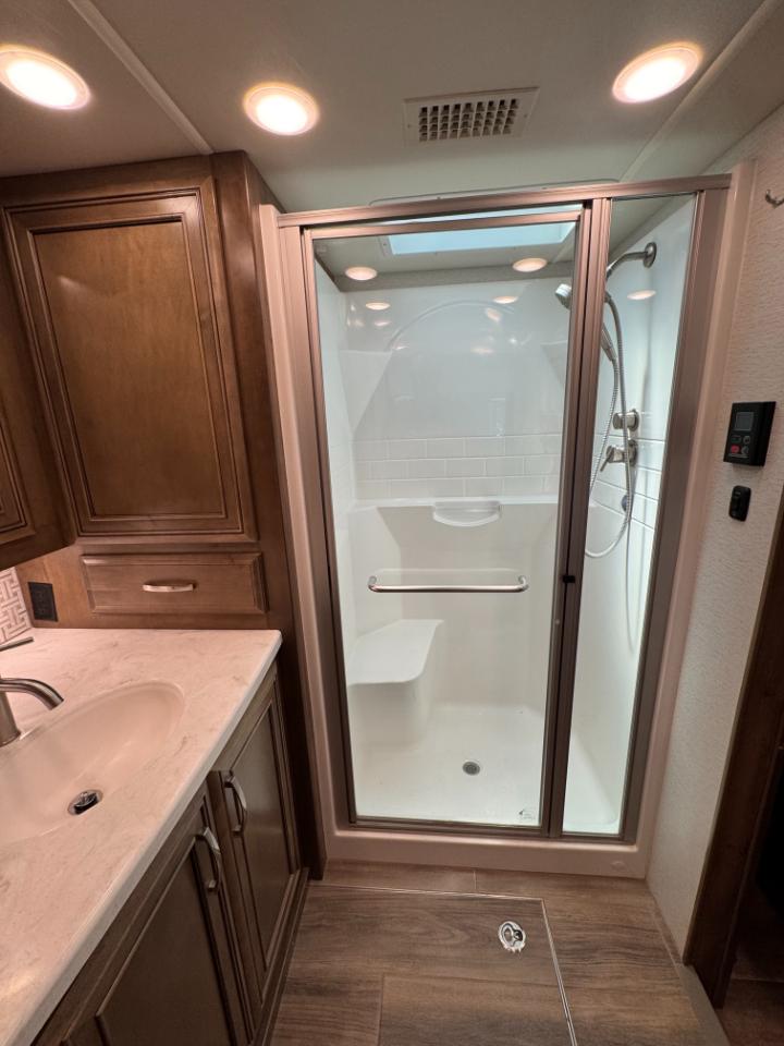 Entegra Coach Reatta  2022