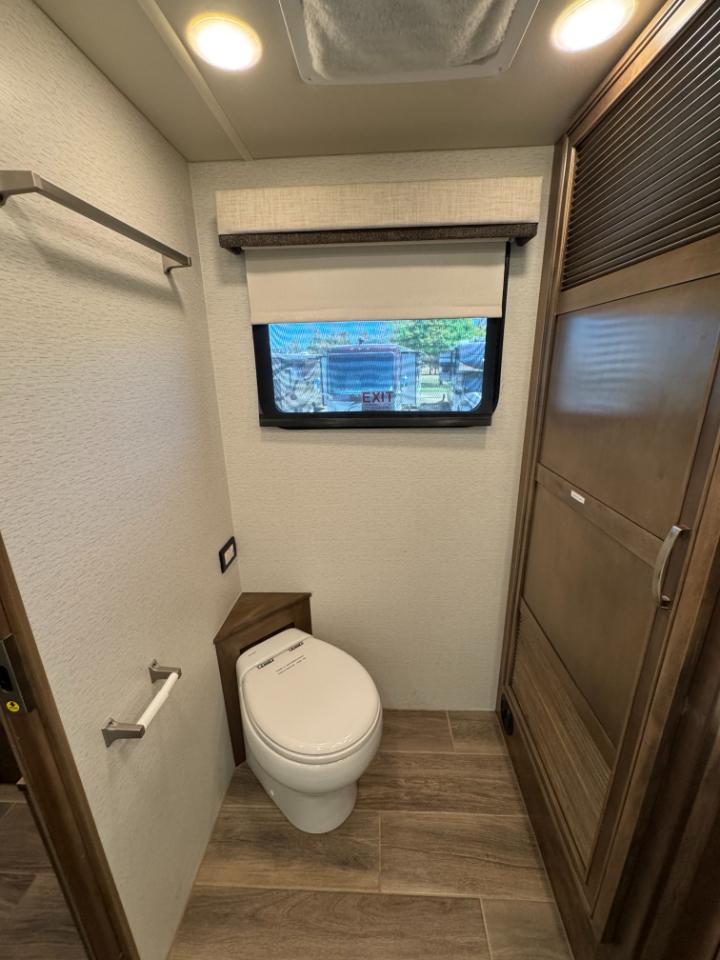 Entegra Coach Reatta  2022