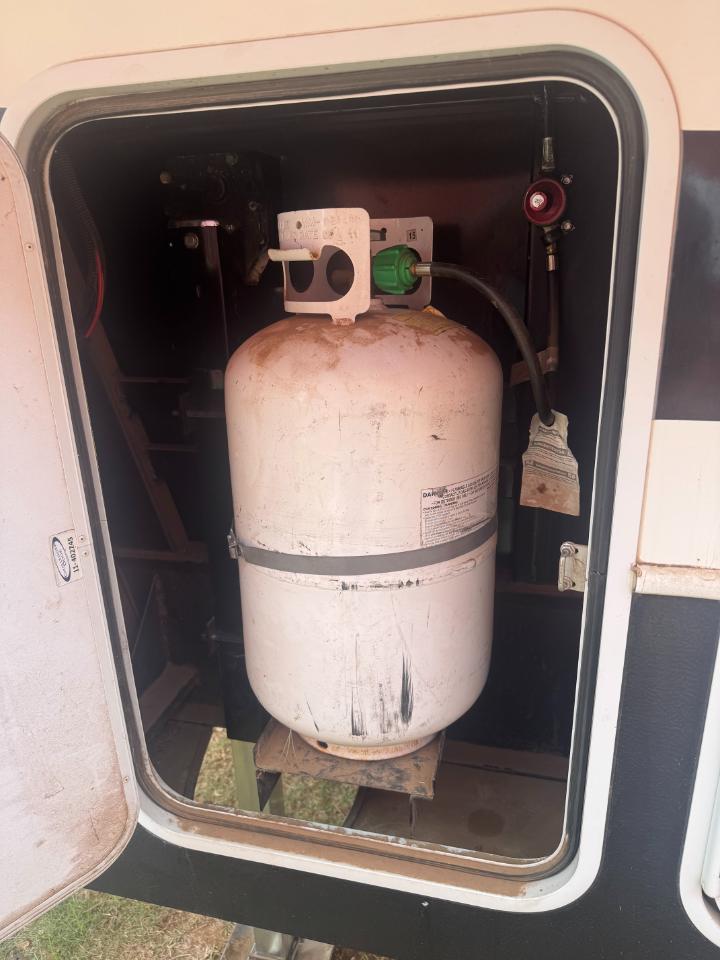 Dutchmen Voltage V Series  2012