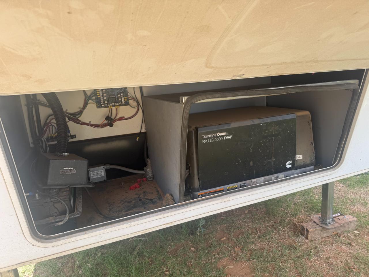 Dutchmen Voltage V Series  2012