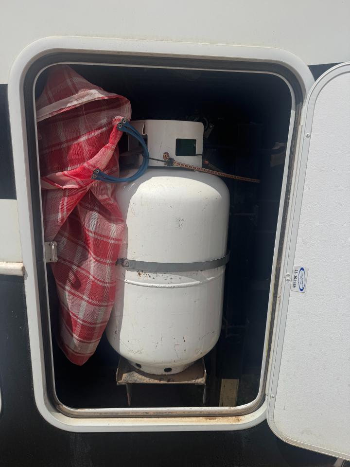 Dutchmen Voltage V Series  2012