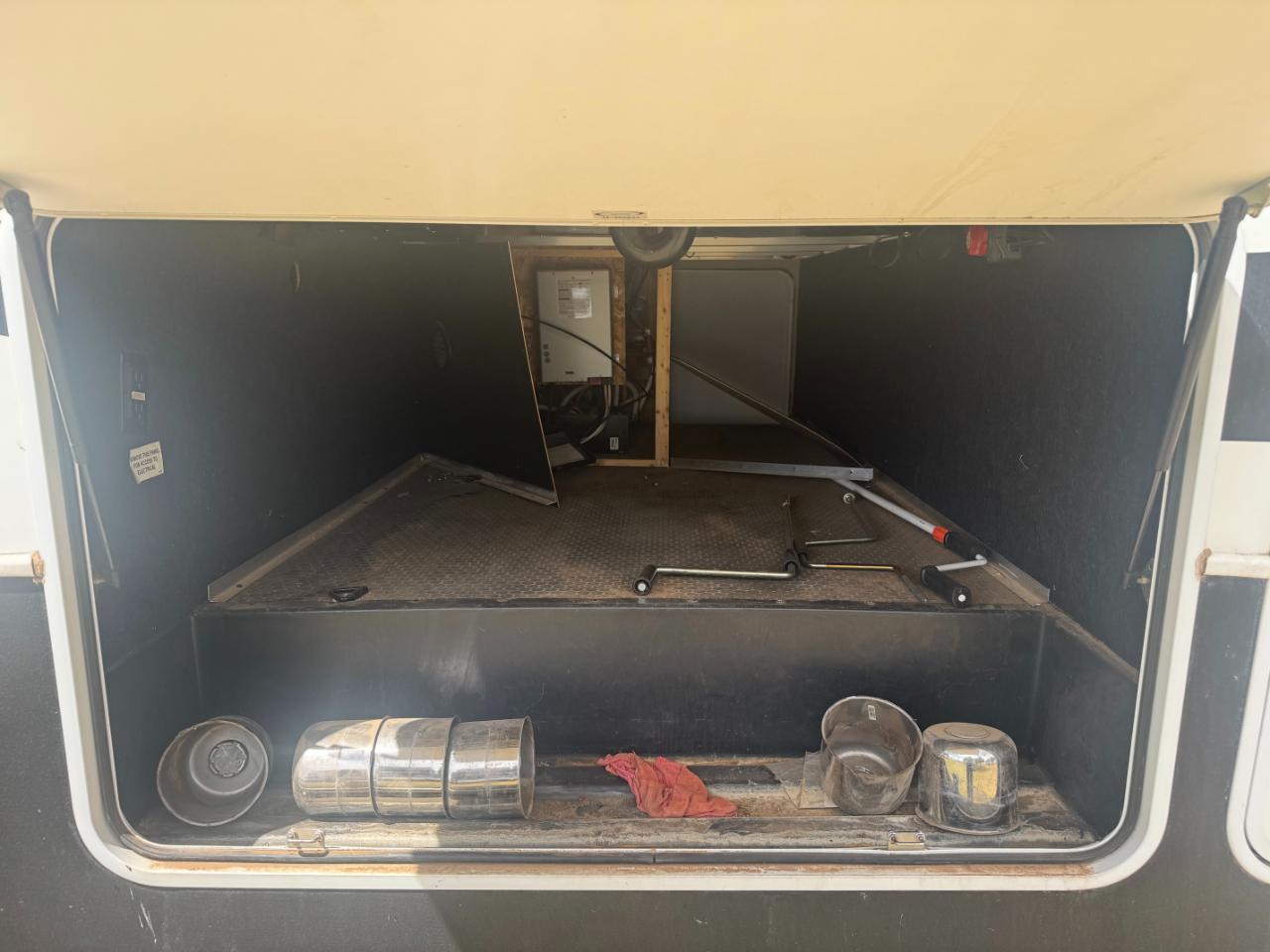 Dutchmen Voltage V Series  2012