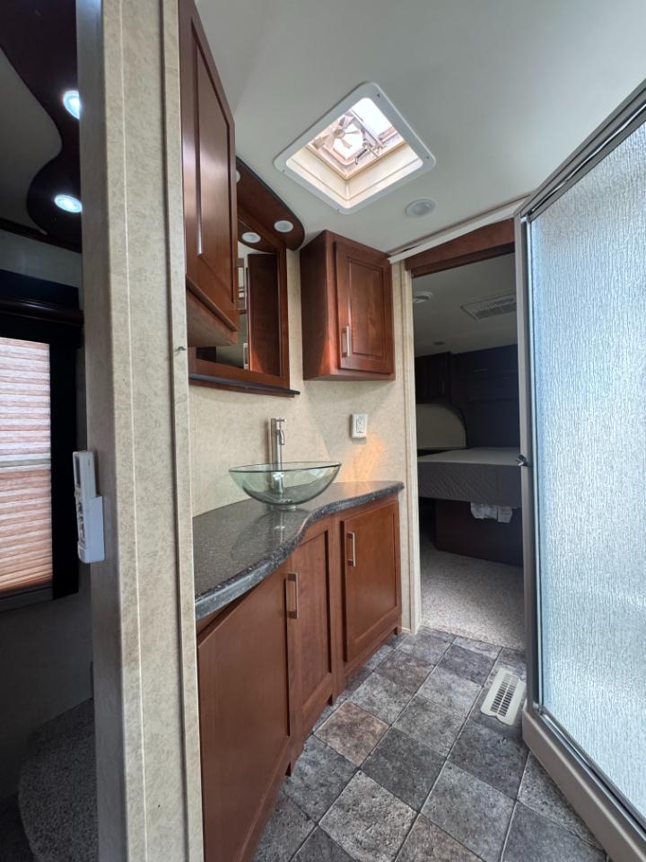 Dutchmen Voltage V Series  2012