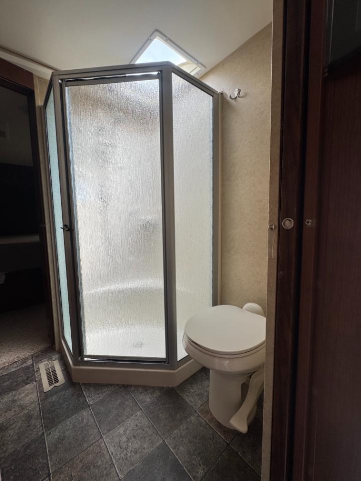 Dutchmen Voltage V Series  2012