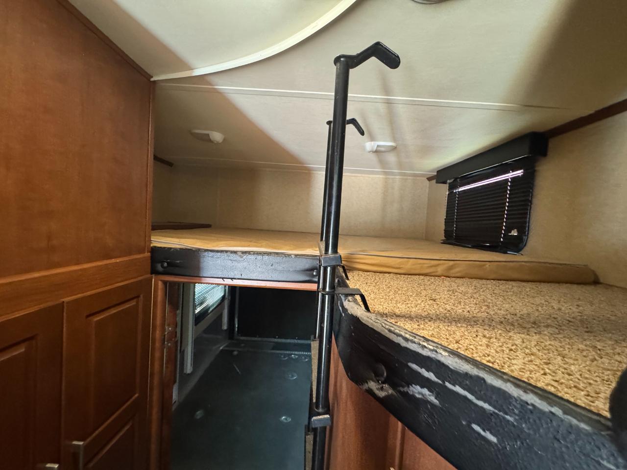 Dutchmen Voltage V Series  2012