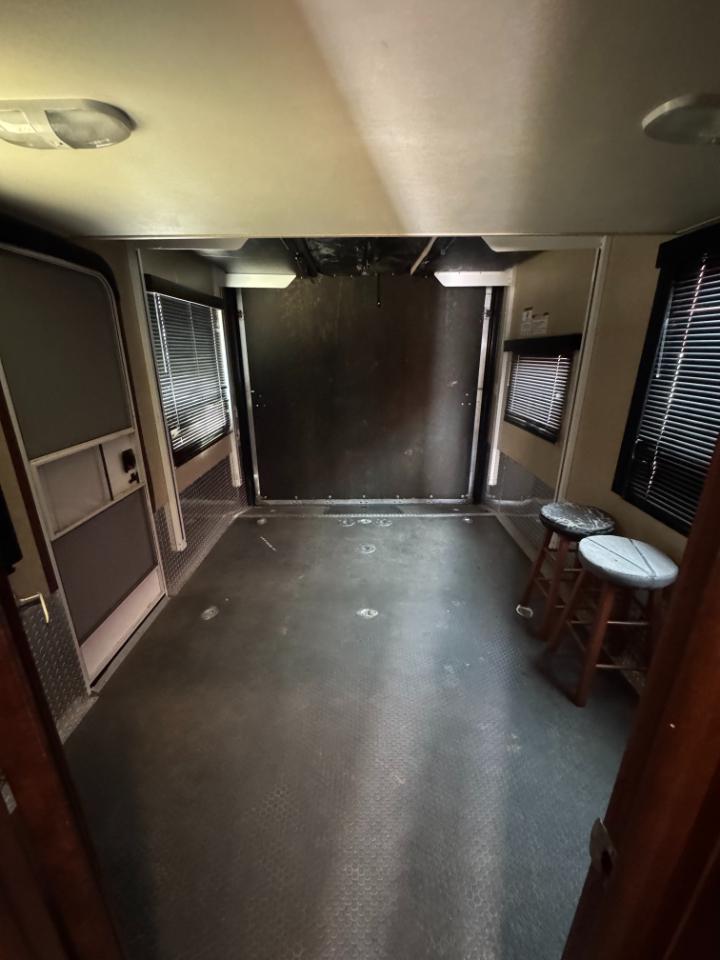 Dutchmen Voltage V Series  2012