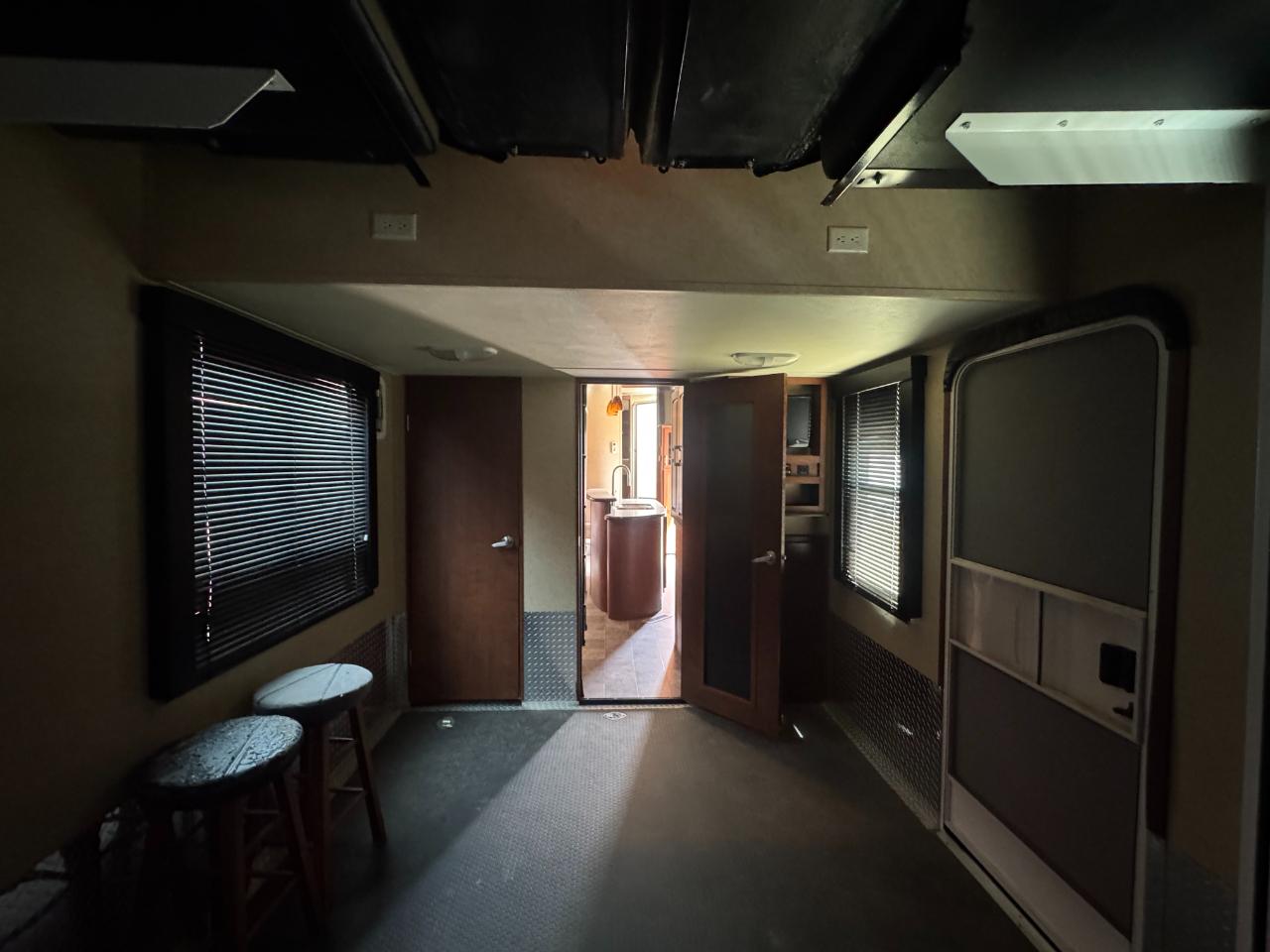 Dutchmen Voltage V Series  2012