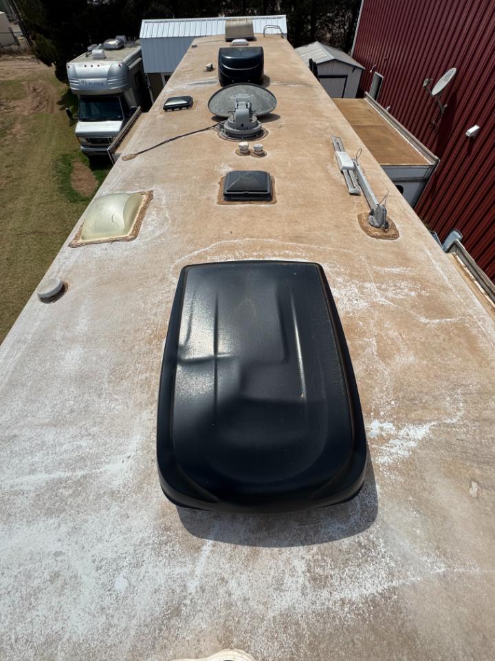 Dutchmen Voltage V Series  2012