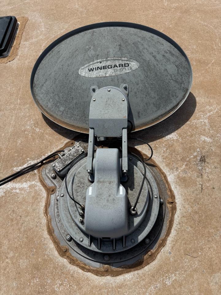 Dutchmen Voltage V Series  2012