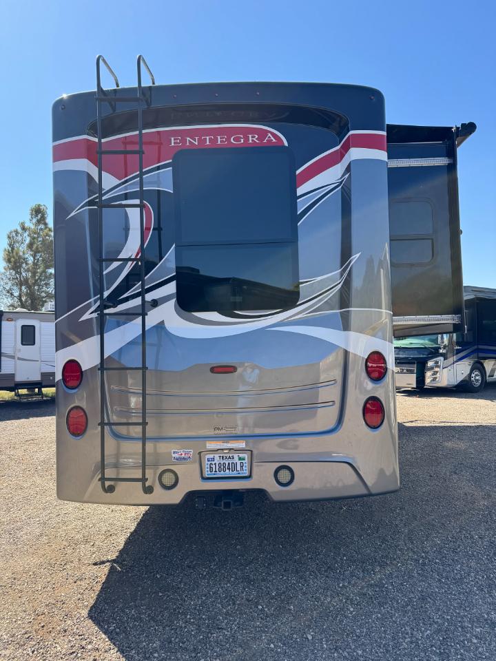 Entegra Coach Accolade  2021