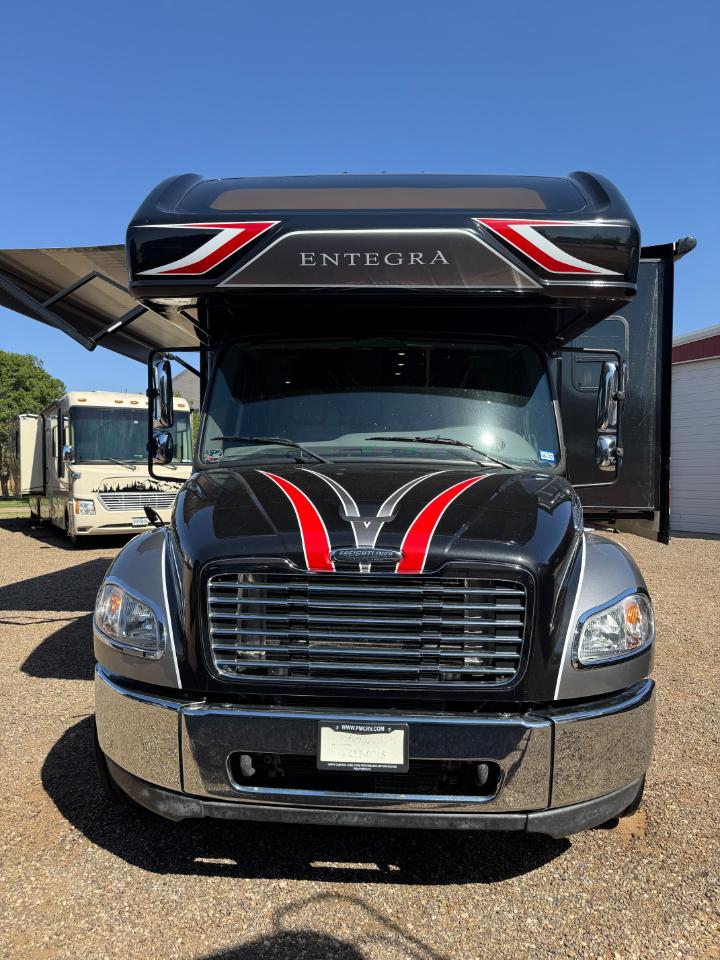 Entegra Coach Accolade  2021
