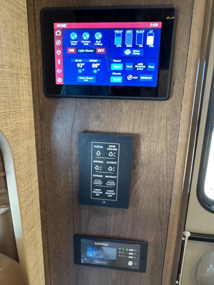 Entegra Coach Accolade  2021