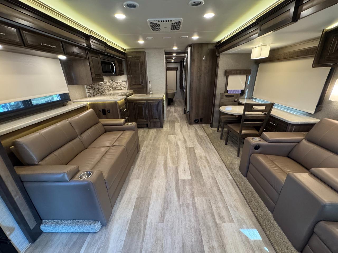 Entegra Coach Accolade  2021