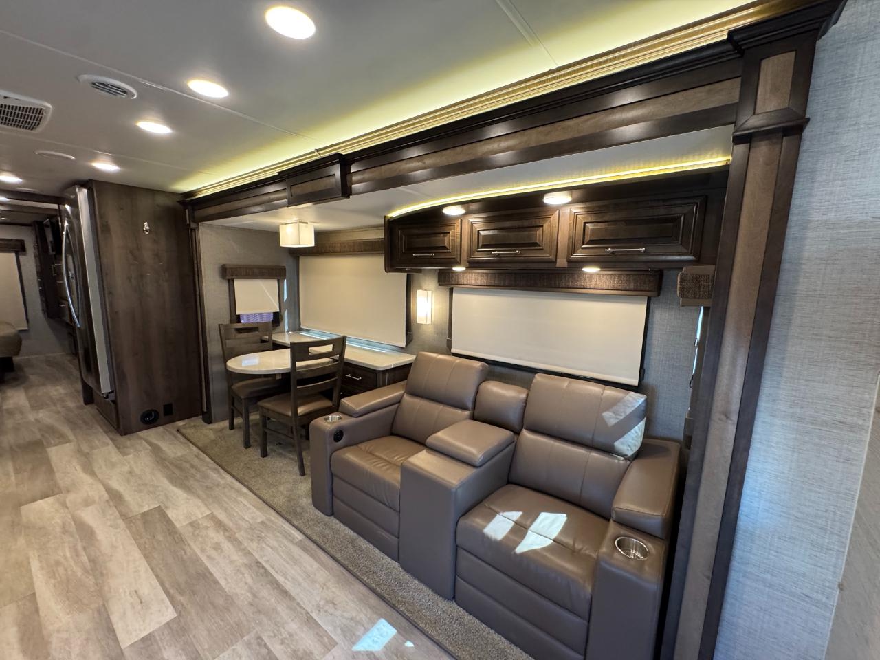 Entegra Coach Accolade  2021