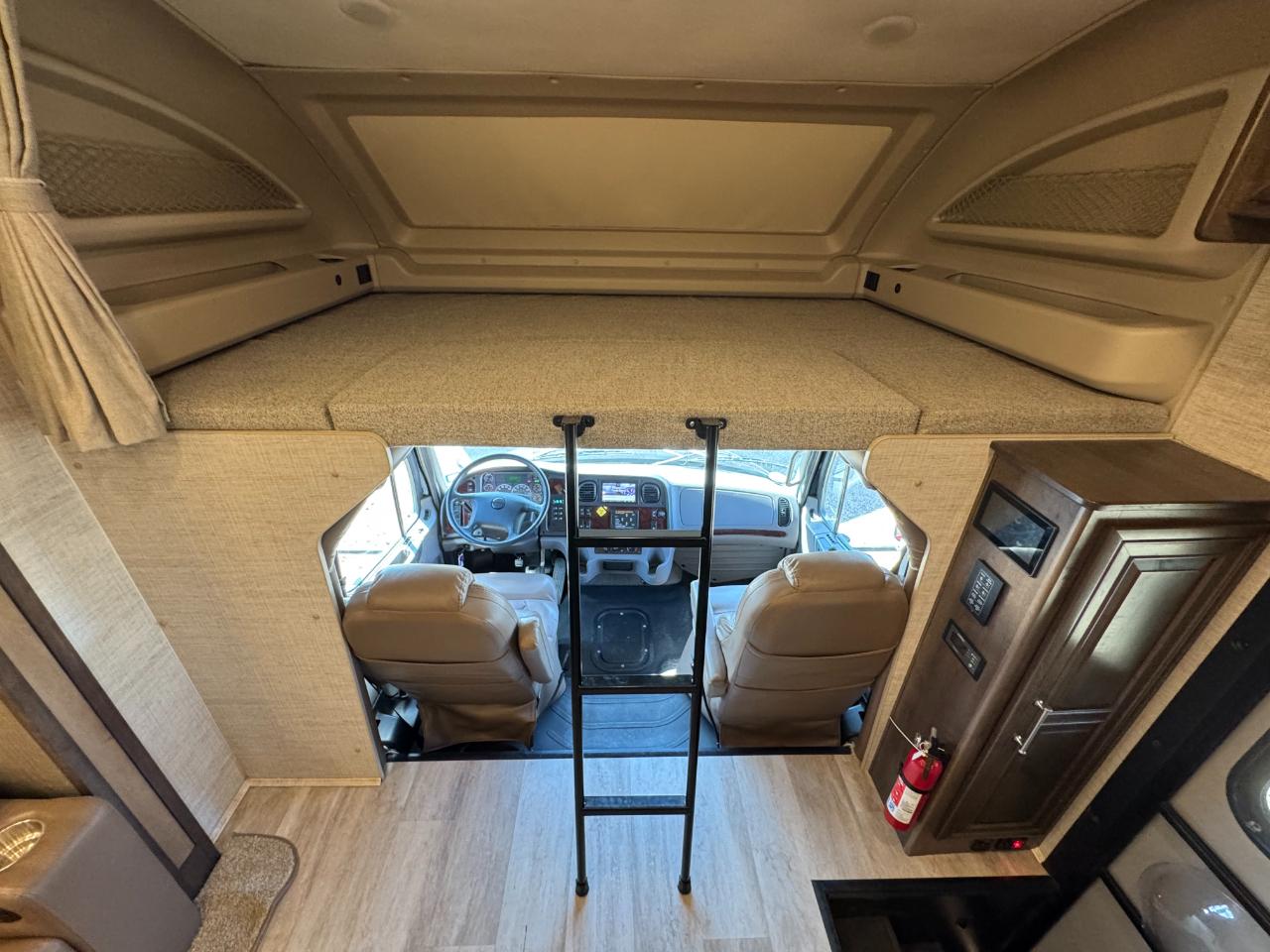 Entegra Coach Accolade  2021