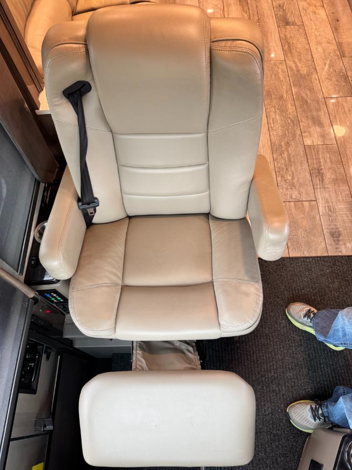 Entegra Coach Anthem  2020