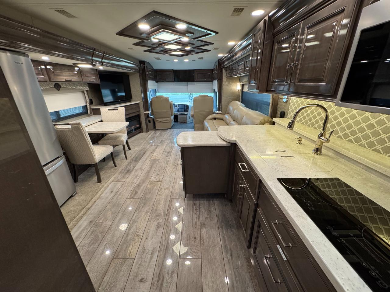Entegra Coach Anthem  2020