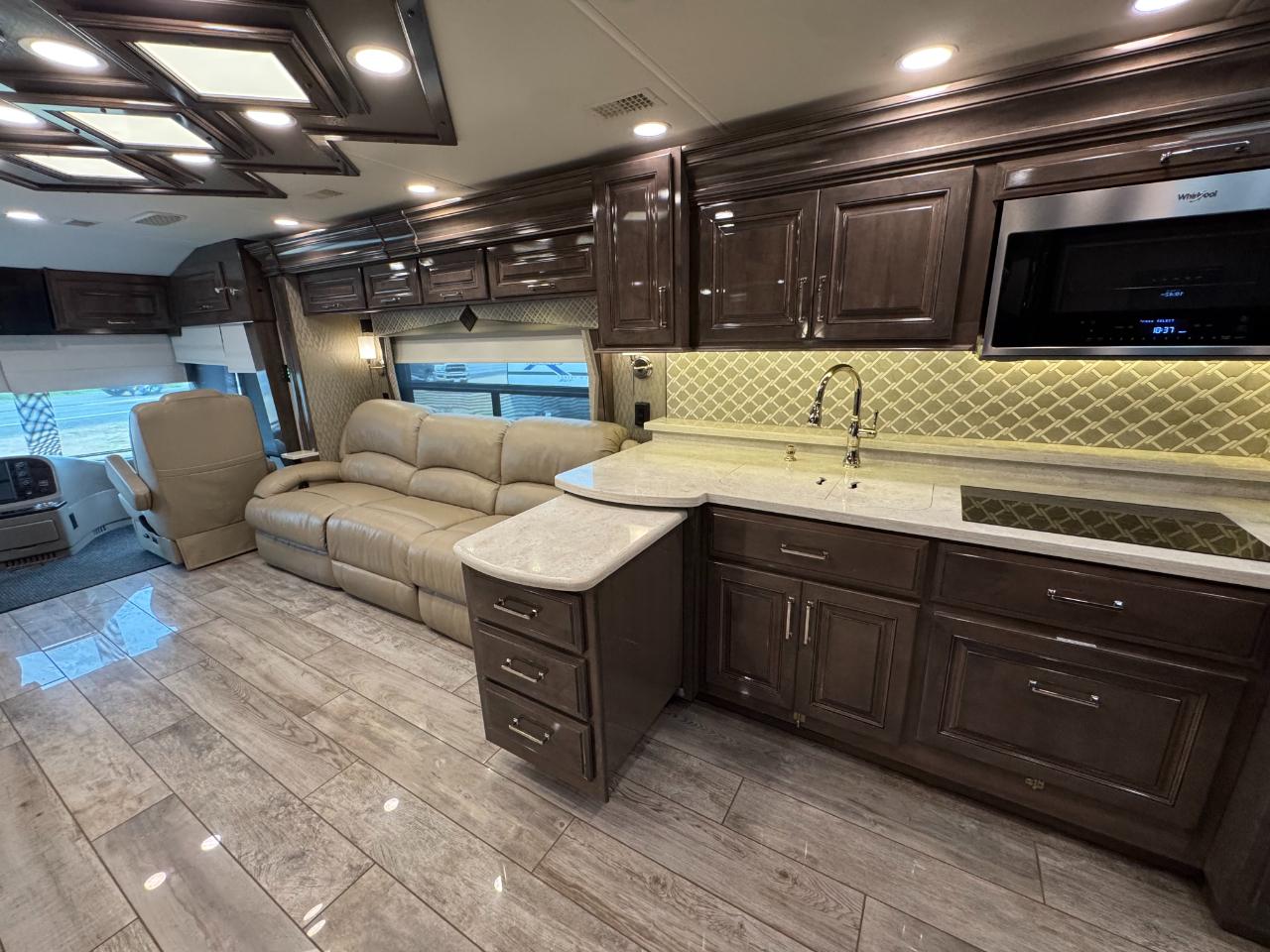 Entegra Coach Anthem  2020