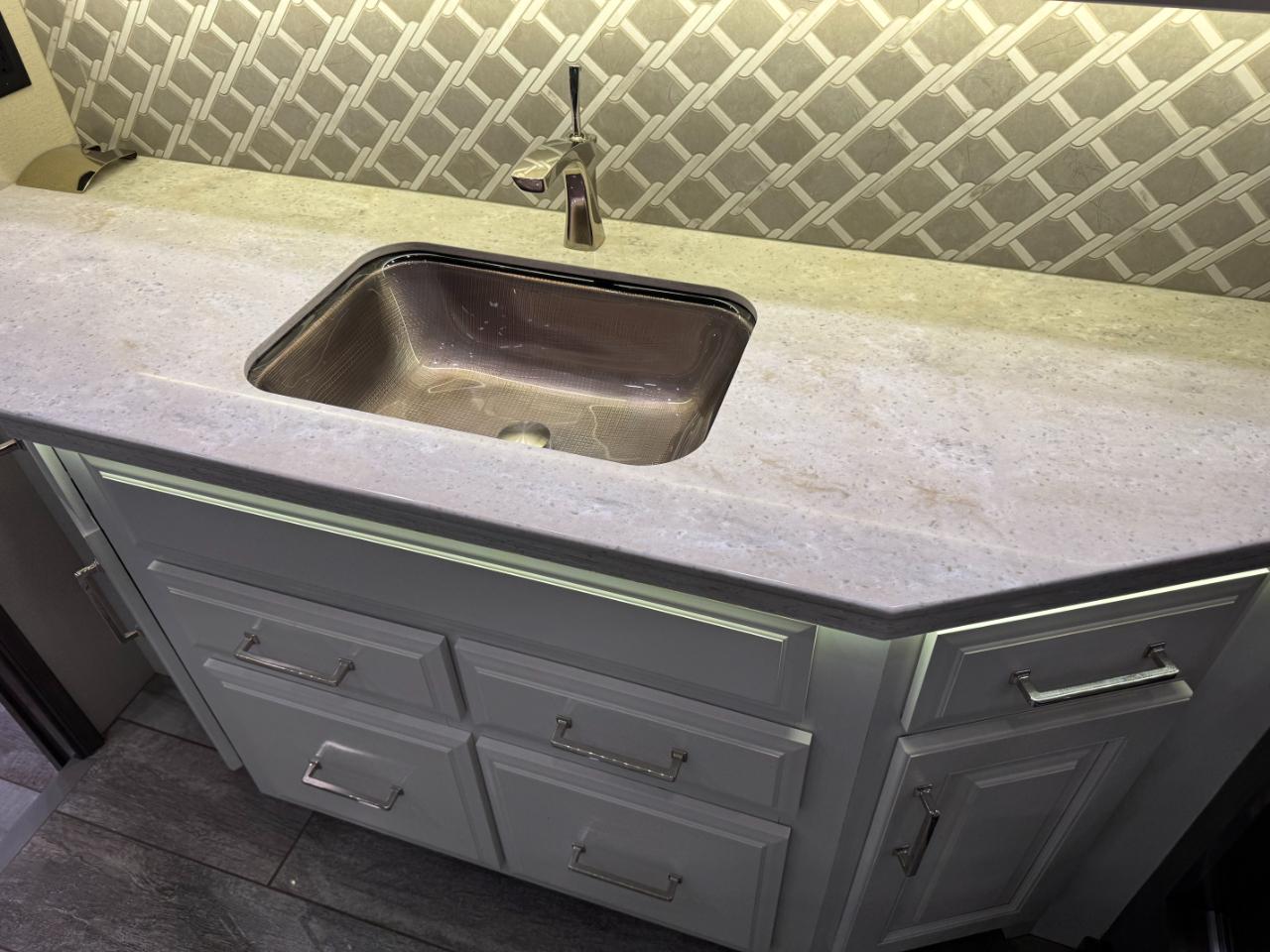 Entegra Coach Anthem  2020