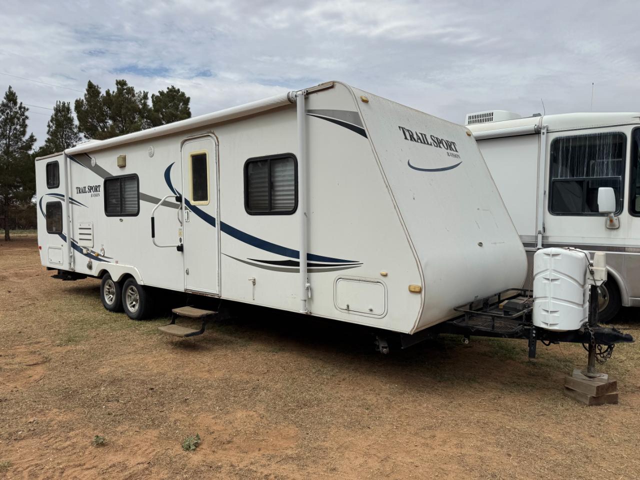 R Vision Trail Lite  2011