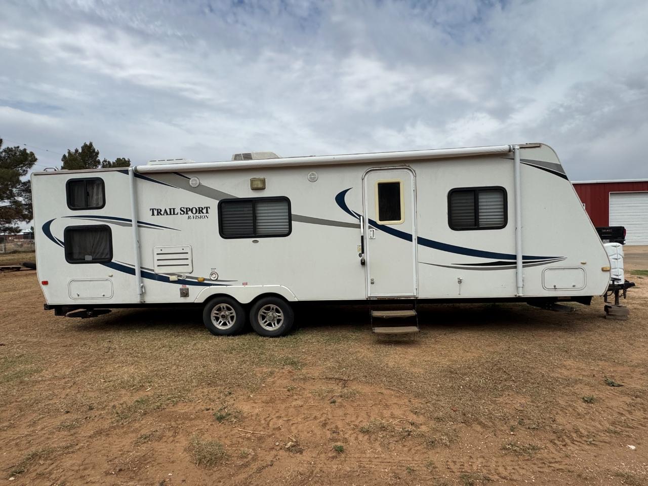 R Vision Trail Lite  2011
