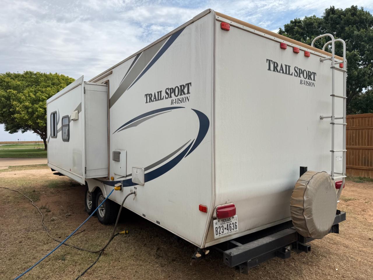 R Vision Trail Lite  2011