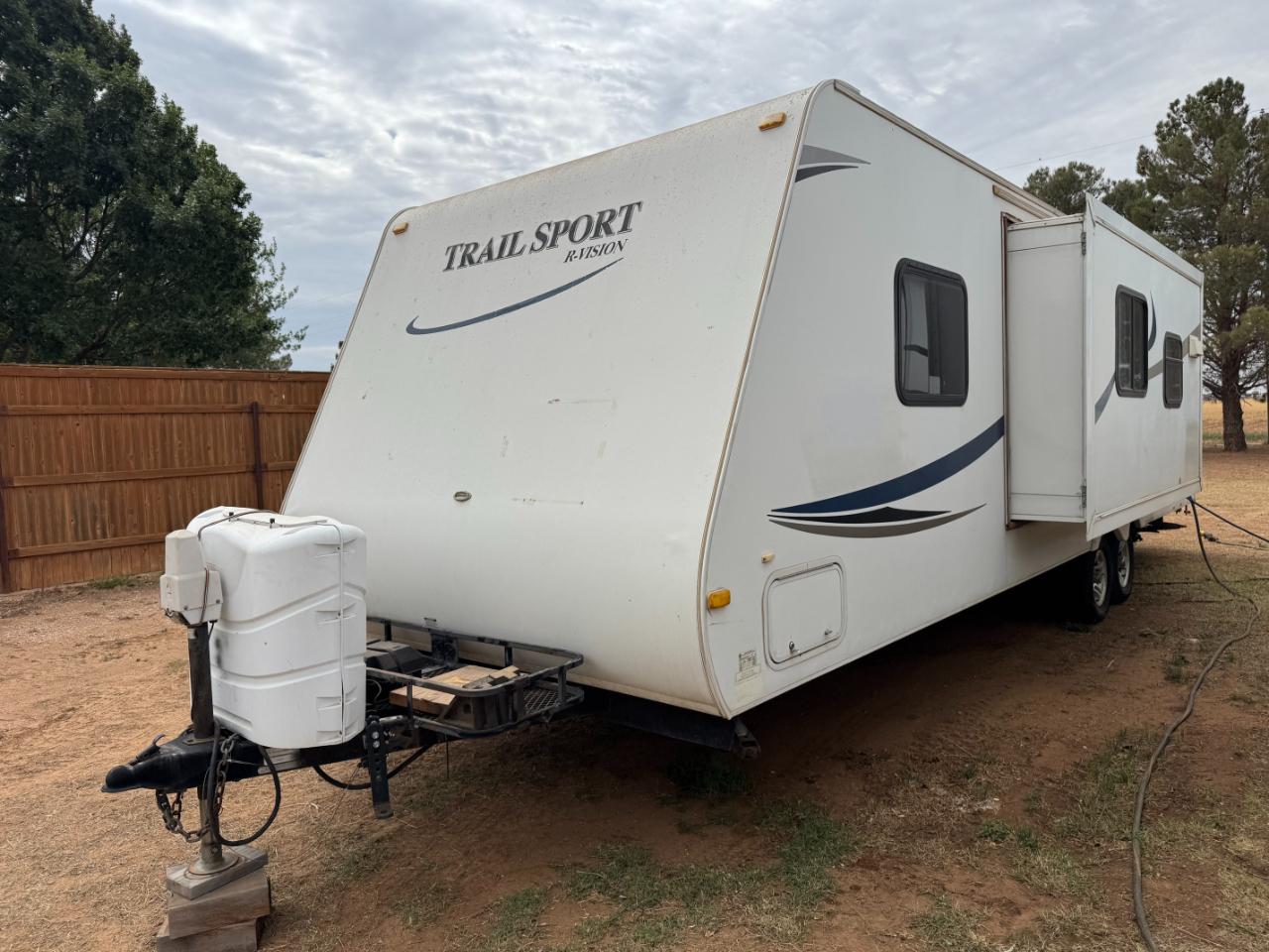 R Vision Trail Lite  2011