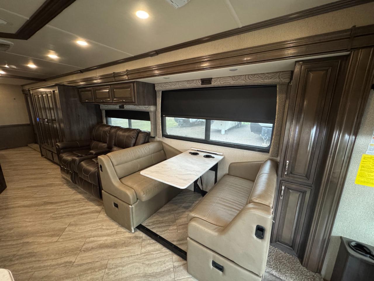 Holiday Rambler Vacationer  2019