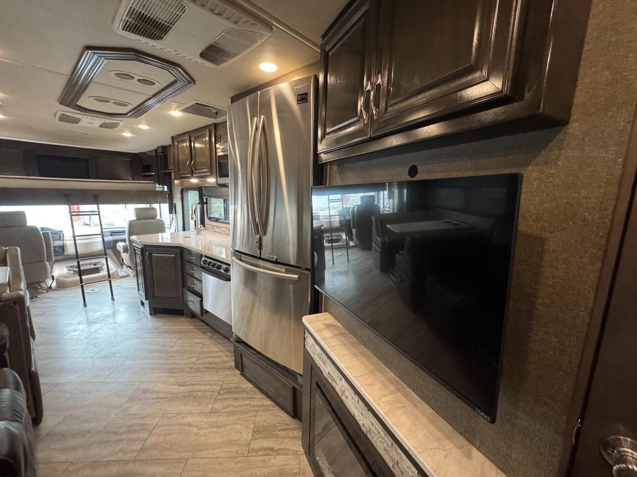 Holiday Rambler Vacationer  2019
