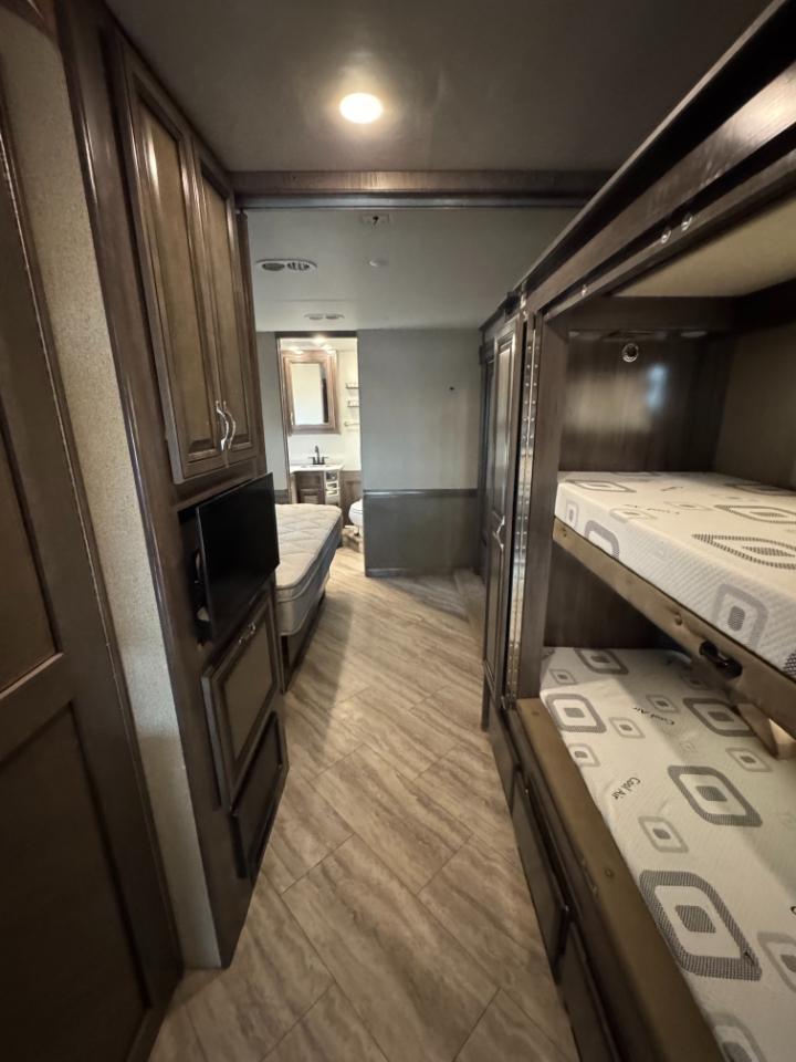 Holiday Rambler Vacationer  2019