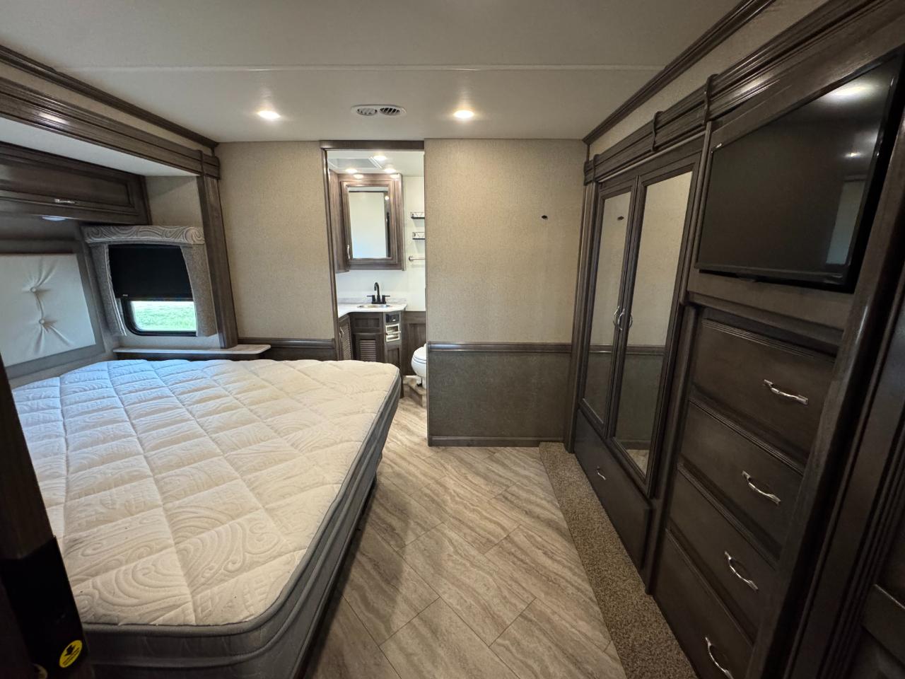 Holiday Rambler Vacationer  2019