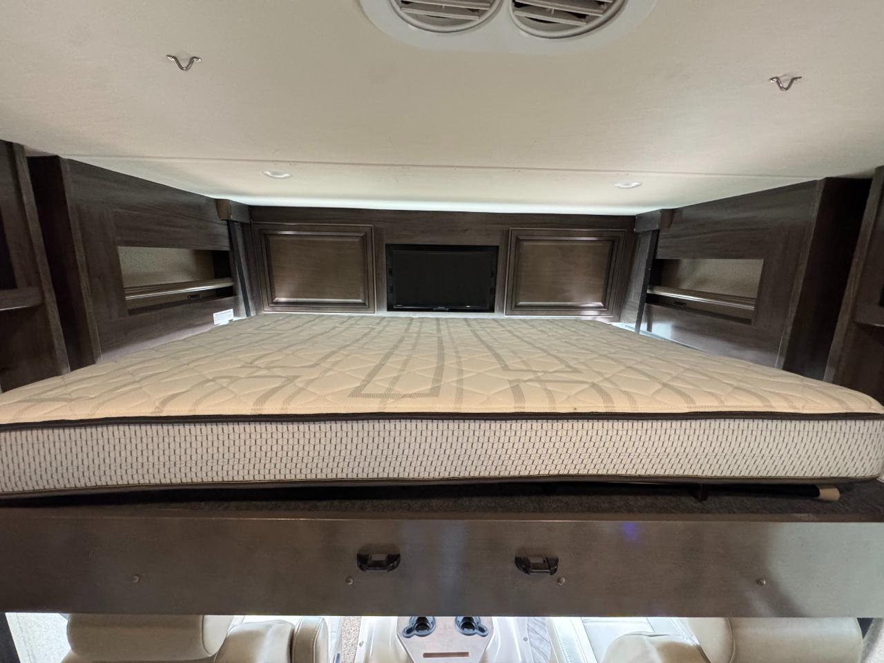 Holiday Rambler Vacationer  2019