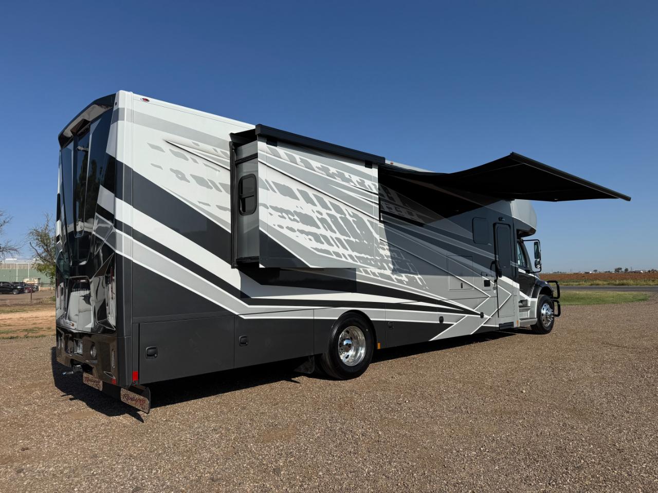 Renegade Motorcoach  2024
