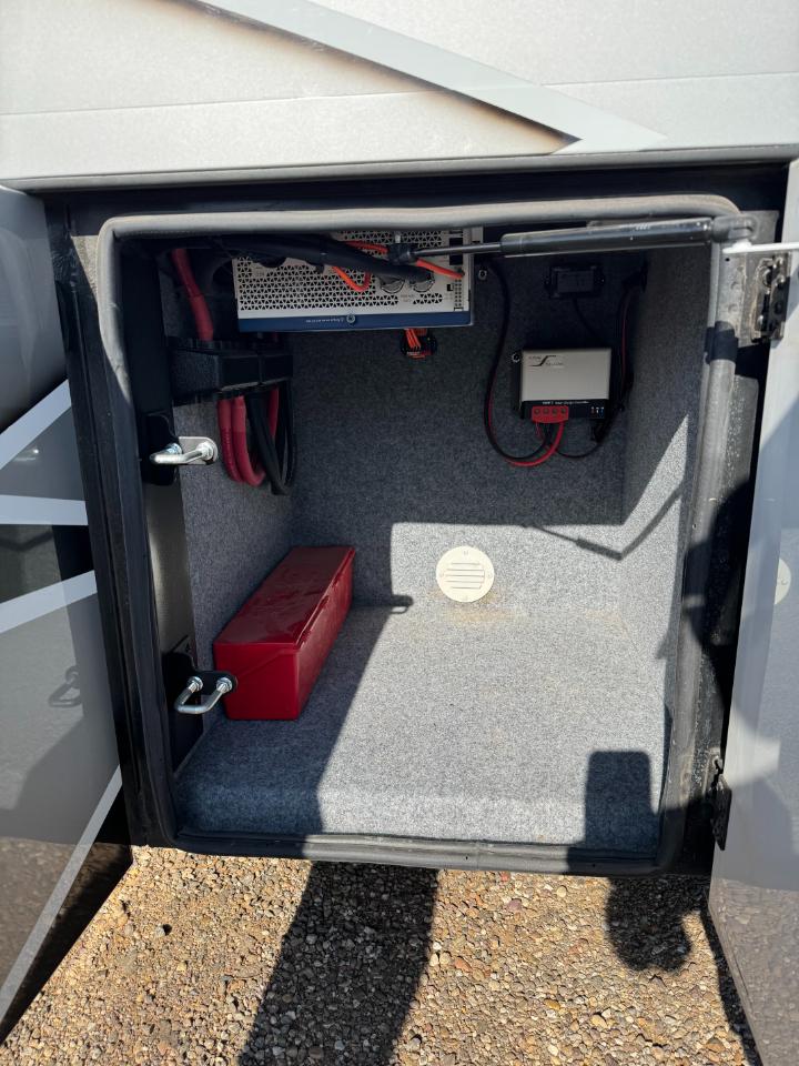 Renegade Motorcoach  2024