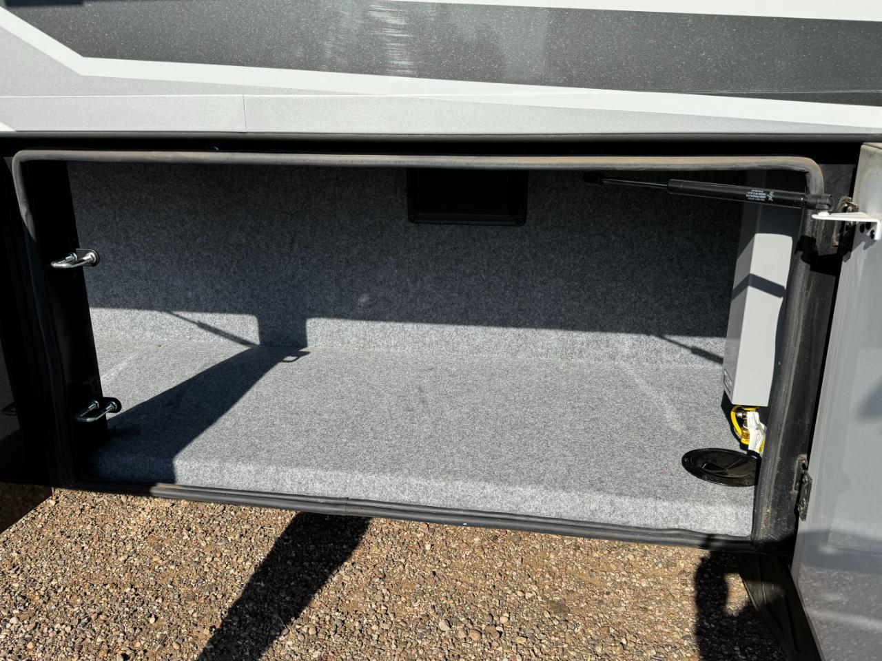 Renegade Motorcoach  2024