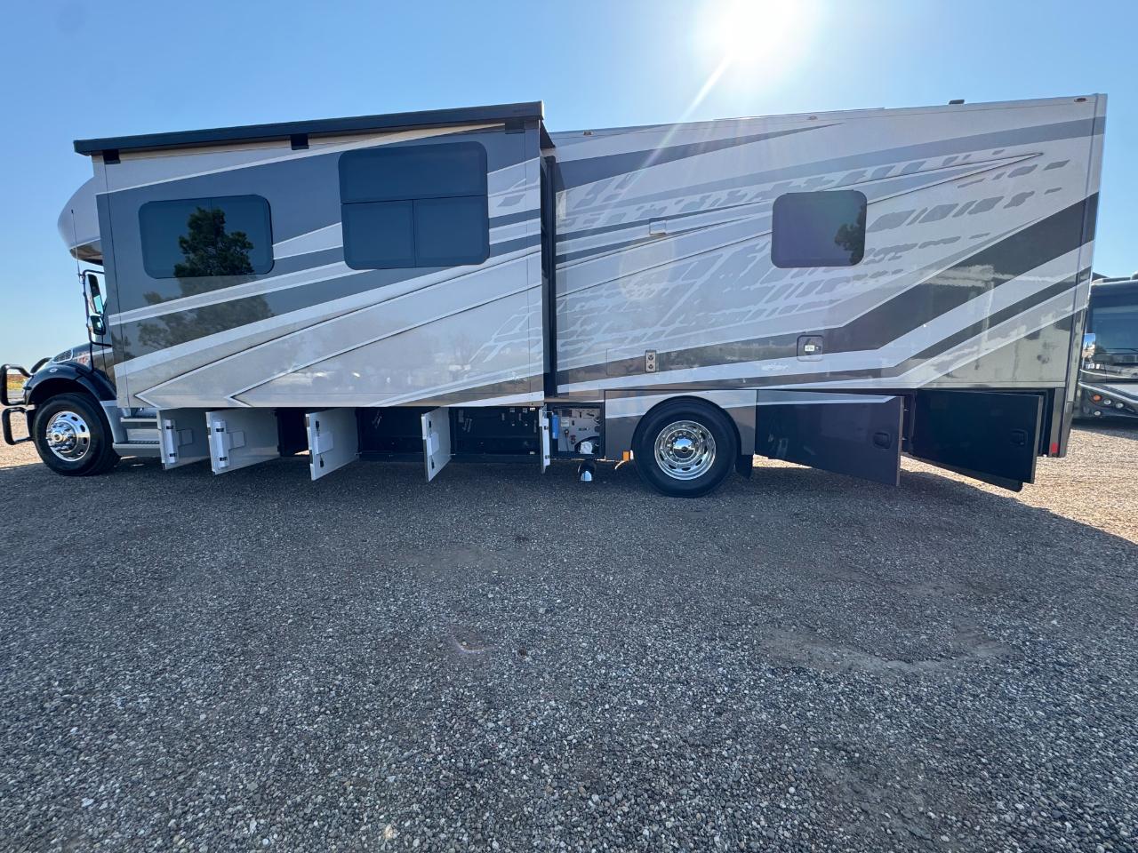 Renegade Motorcoach  2024