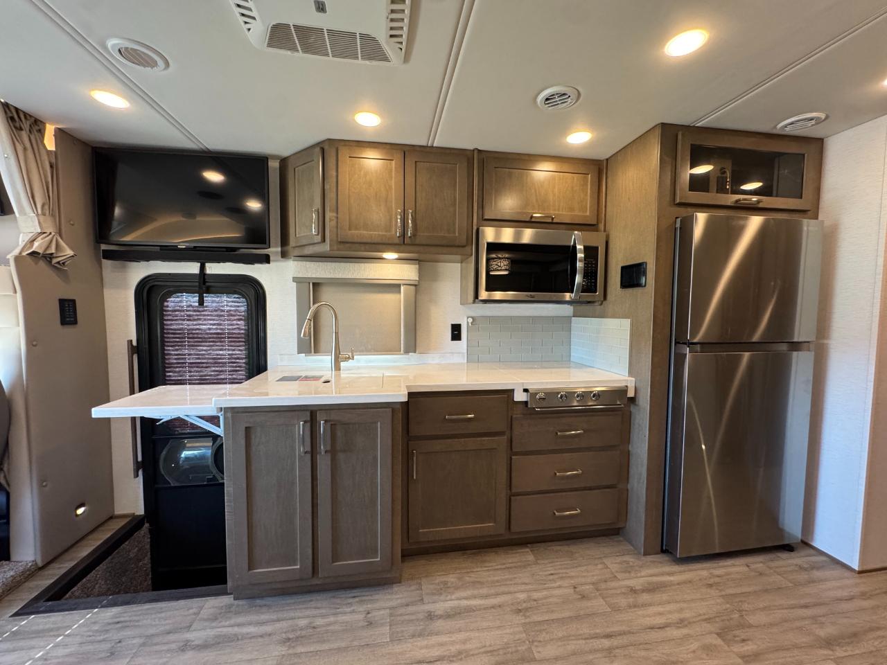 Renegade Motorcoach  2024