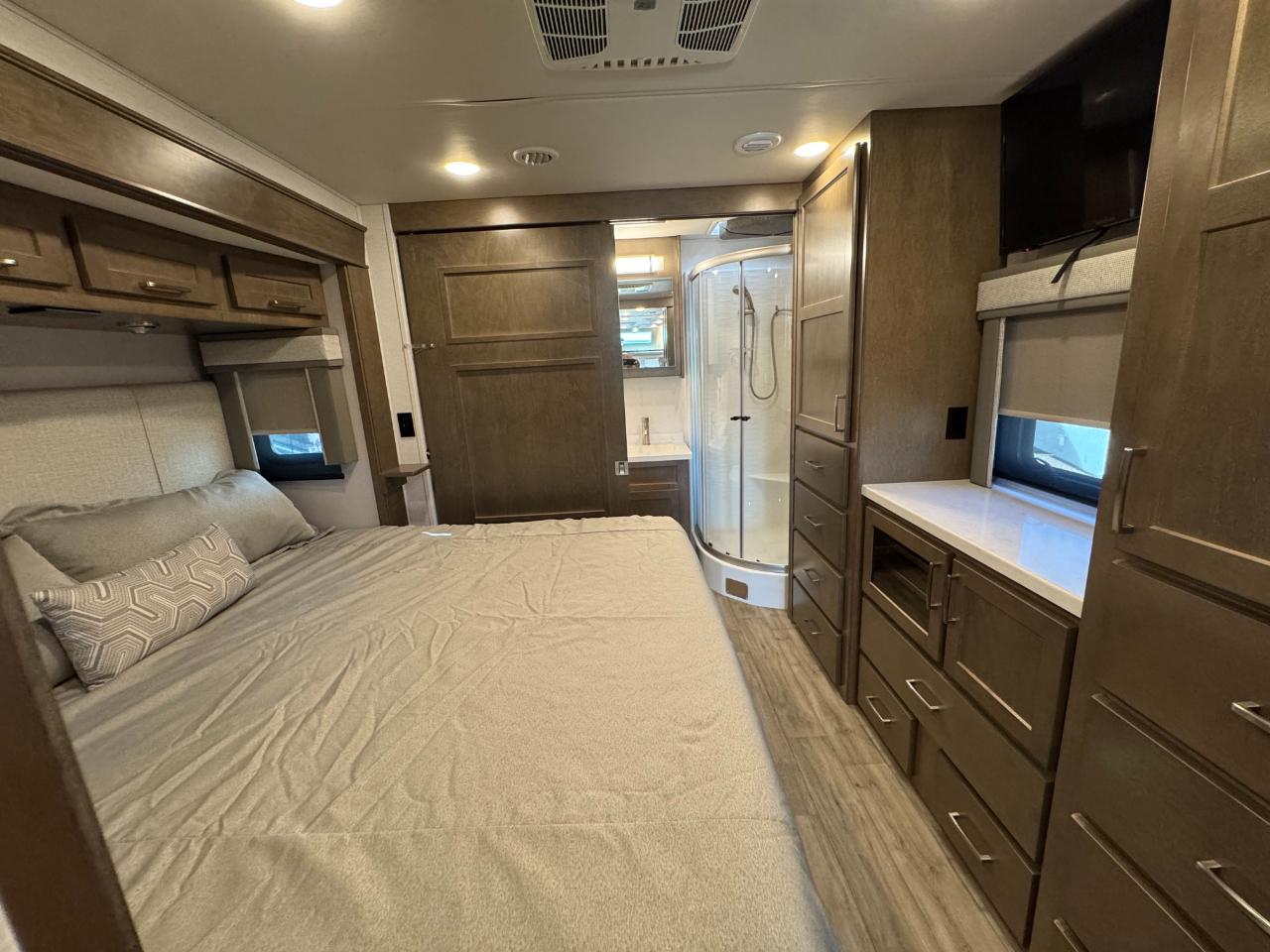 Renegade Motorcoach  2024