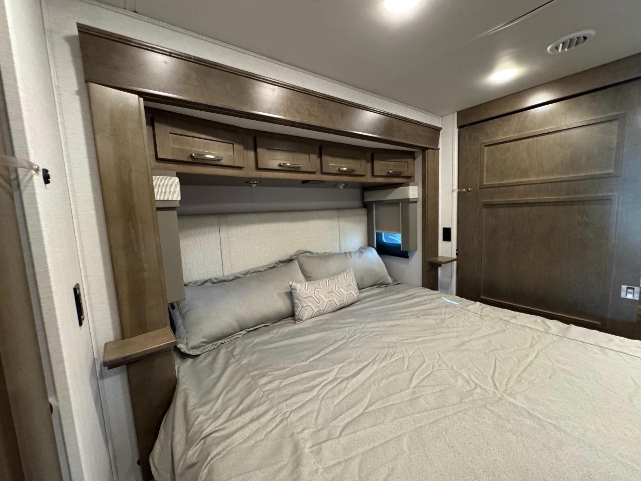 Renegade Motorcoach  2024