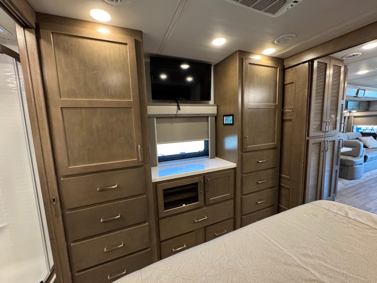 Renegade Motorcoach  2024