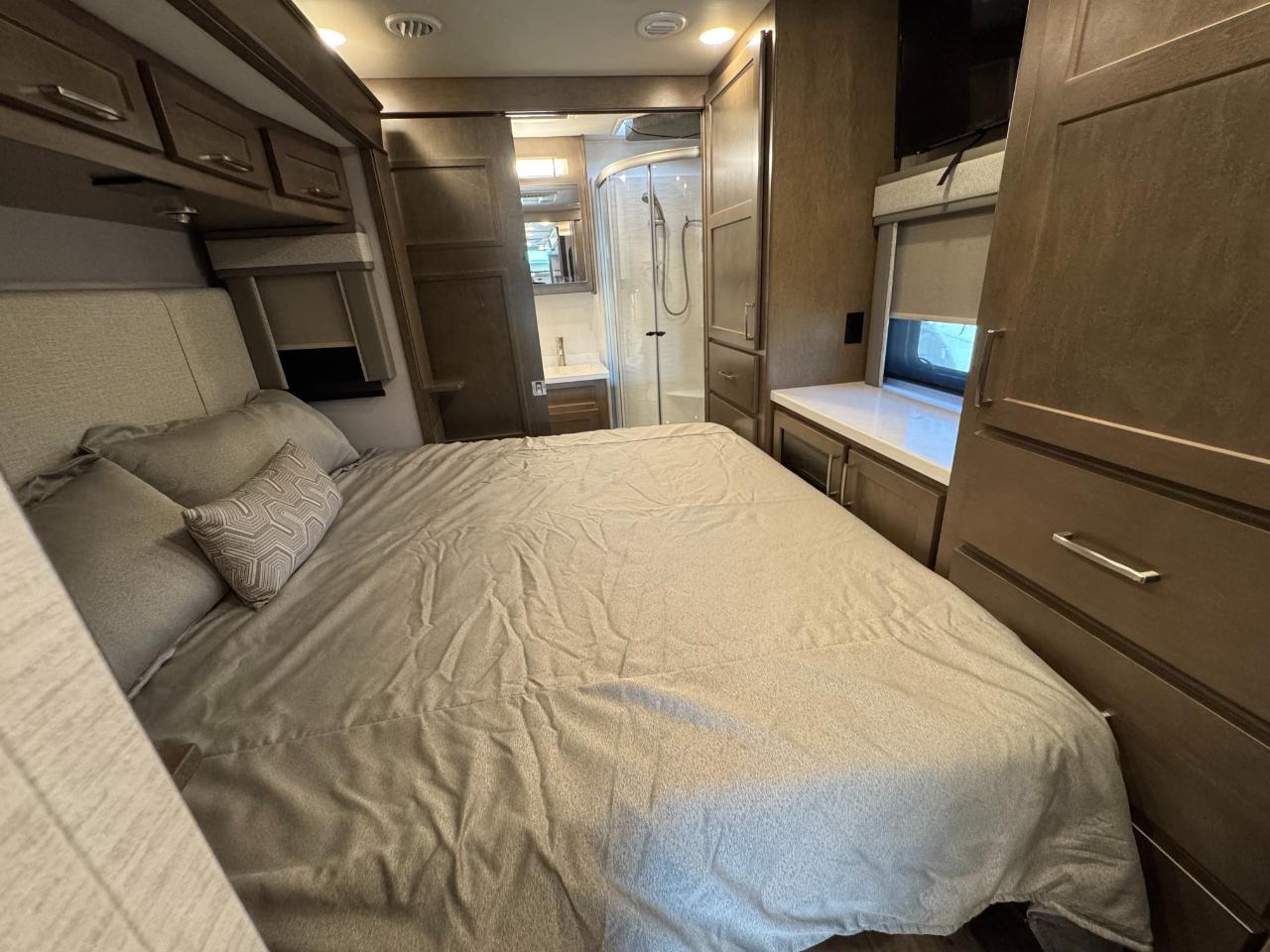 Renegade Motorcoach  2024