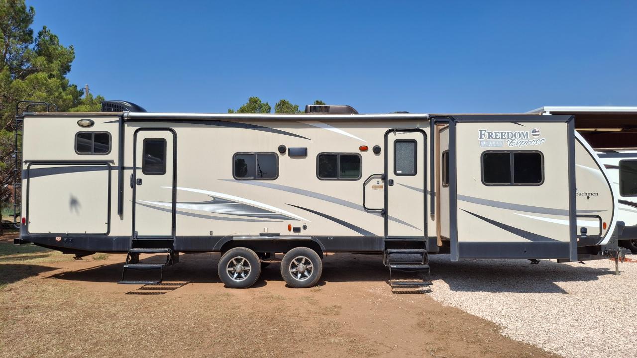 Coachmen Freedom Express  2017