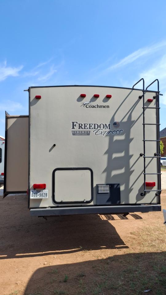 Coachmen Freedom Express  2017