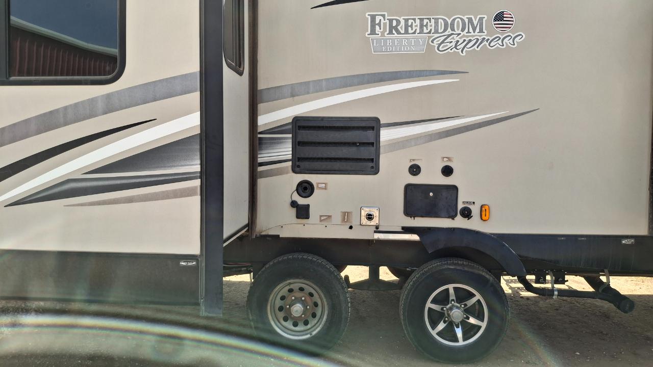 Coachmen Freedom Express  2017
