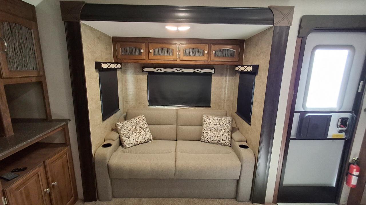 Coachmen Freedom Express  2017